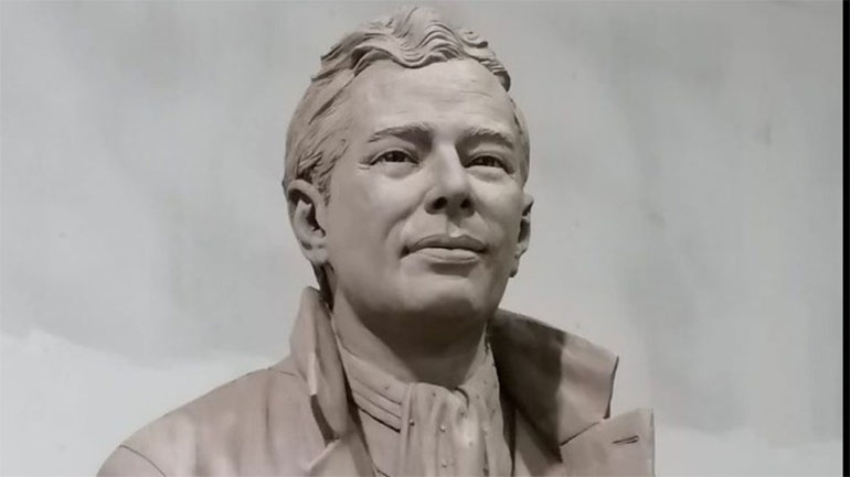 Άγαλμα του θρυλικού μάνατζερ των Beatles Μπράιαν Έπσταϊν θα τοποθετηθεί στο Λίβερπουλ