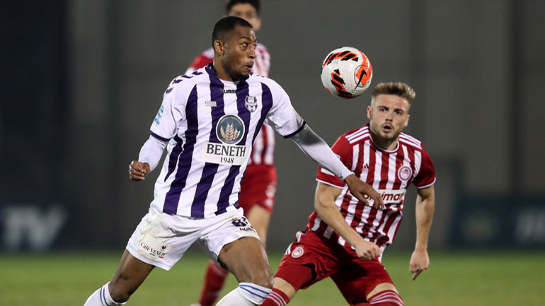 Απόλλων Σμύρνης: «Τέλος» οι Λα Πάρα και Ματέι, σε απολογία ο Βέρχουλστ