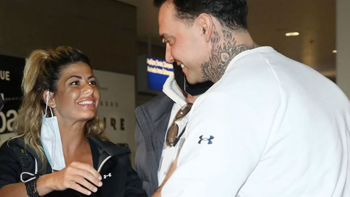 Survivor: H Πελαγία Καζολέα επέστρεψε στην Ελλάδα και την υποδέχτηκε ο Γιώργος Καβακάκης