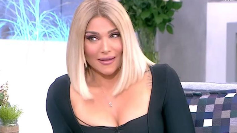 H Αγγελική Ηλιάδη μιλά πρώτη φορά για τον θάνατο του πατέρα της και ρίχνει τα καρφιά της σε Λιάγκα και Σκορδά