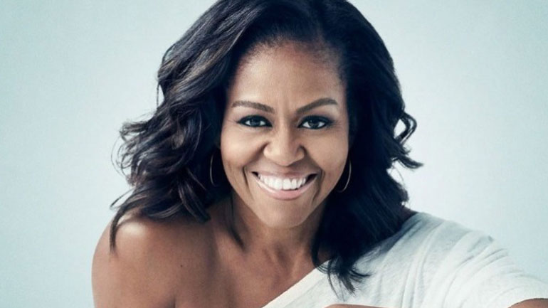 Συμβουλές σε κορίτσια σαν «δεύτερη μαμά τους» έδωσε η Μισέλ Ομπάμα