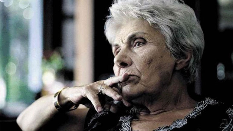 Δύο χρόνια χωρίς την Κική Δημουλά