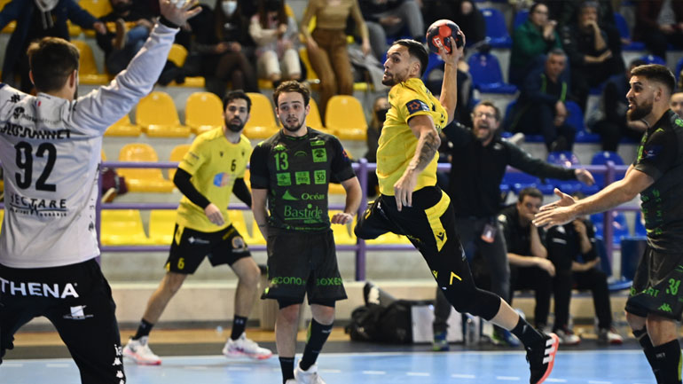 Xάντμπολ: Παλικαρίσια νίκη για την ΑΕΚ, 34-30 την πρωτοπόρο Νιμ