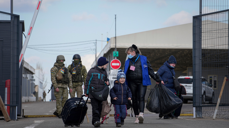Ουκρανία: Οι ντόπιοι αγωνιούν, οι βομβαρδισμοί εντείνονται…