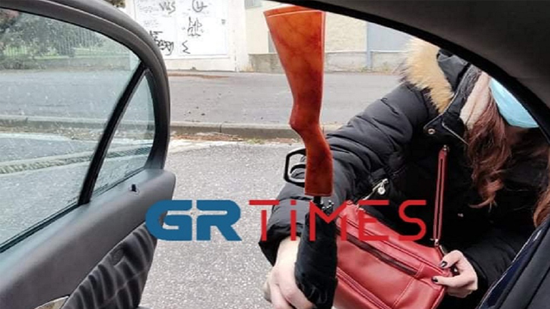 Θεσσαλονίκη: Η ομπρέλα που προστατεύει από βροχή και… κακοποιούς