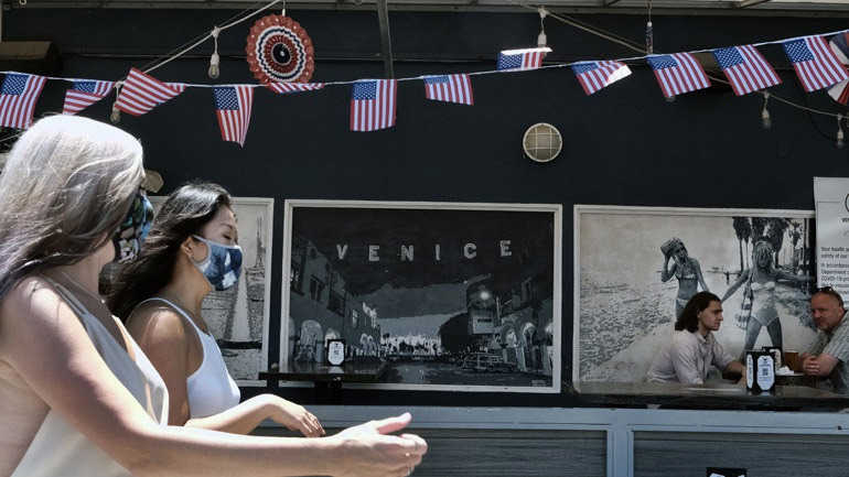 ΗΠΑ-Covid-19: Σε χαμηλό τριμήνου ο αριθμός των νέων μολύνσεων