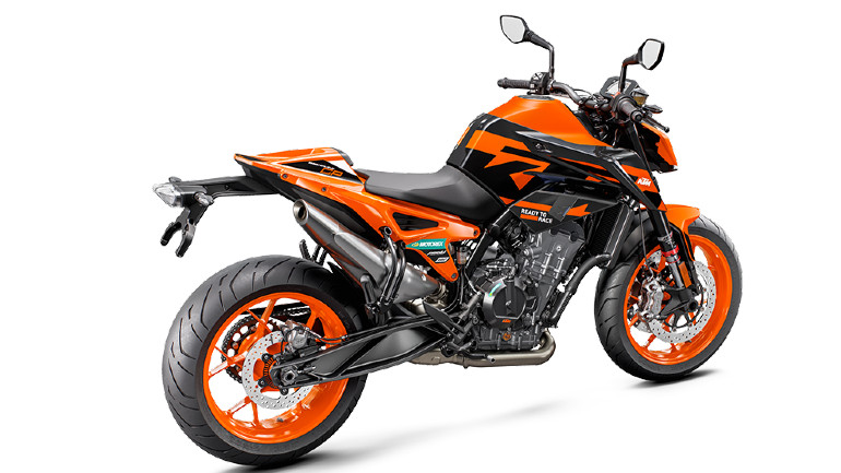 Το κάλυμμα στη σέλα του συνεπιβάτη δηλώνει τις προθέσεις του.