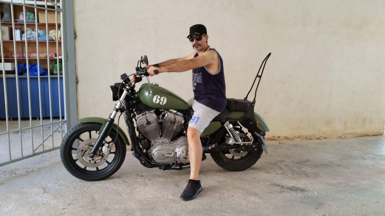 Διακαής πόθος μια Harley Davidson.