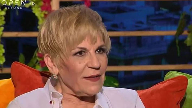 Η Χρύσα Ρώπα αποκαλύπτει πώς έμαθε ότι έχει δίδυμη αδερφή