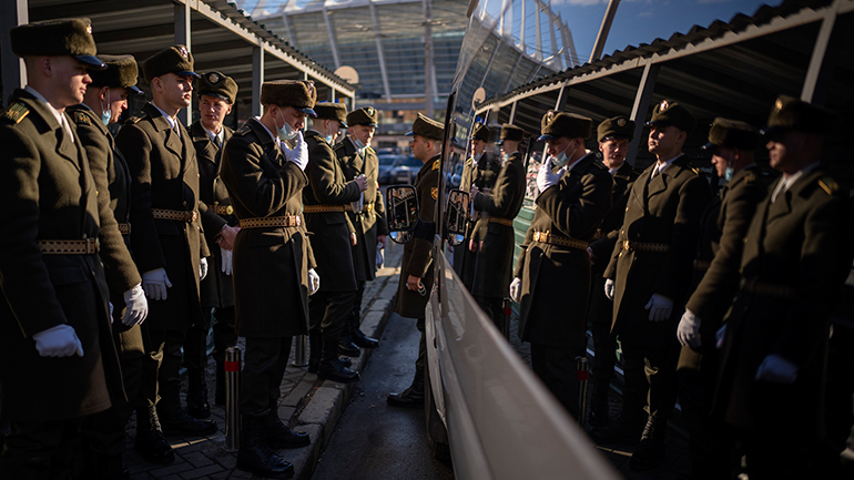 Ουκρανία: Άρχισε η μερική επιστράτευση εφέδρων ηλικίας 18-60 ετών, κατόπιν διαταγής του Προέδρου