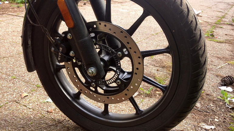 Τα φρένα έχουν αρκετή δύναμη, αλλά κυρίως την απαραίτητη προοδευτικότητα.