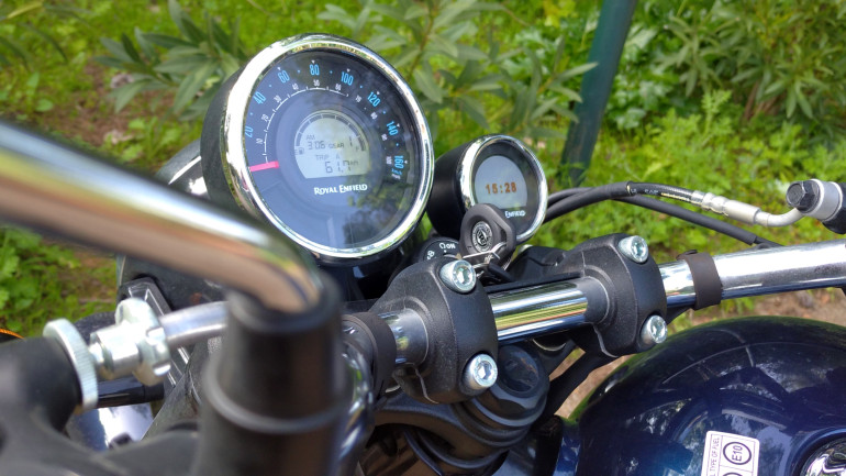 Vintage σχεδιασμός στα όργανα, αλλά με πολύ σύγχρονη τεχνολογία και φυσικά το χρηστικό Tripper. 