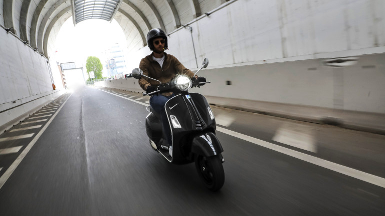 Η έκδοση GTS 125 Super Tech στον χρωματισμό Nero Convinto Matt.