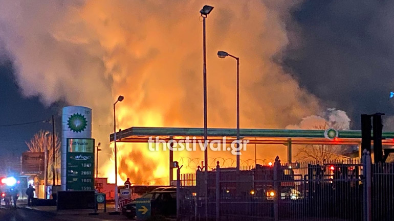 Θεσσαλονίκη: Υπό έλεγχο η πυρκαγιά στη Συμμαχική Οδό