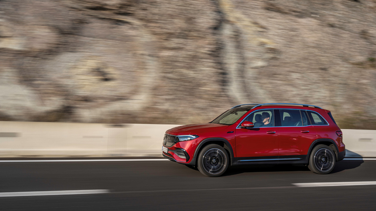 «Έφθασε» στην Ελλάδα η Mercedes EQB 250 – Το ηλεκτρικό compact SUV έως επτά θέσεων