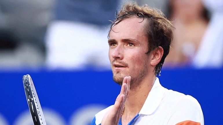 Μεντβέντεφ: «Τέτοιες στιγμές καταλαβαίνουμε ότι μερικές φορές το τένις δεν είναι τόσο σημαντικό»