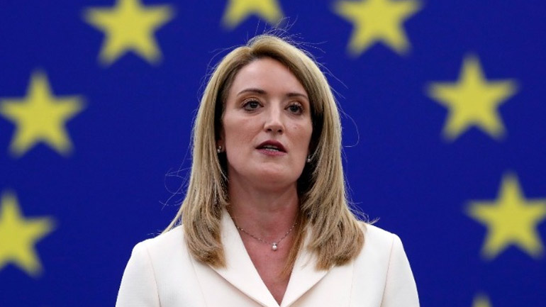 Μετσόλα: Η Ε.Ε. θα μπορούσε να αποκλείσει τη Ρωσία από το σύστημα SWIFT