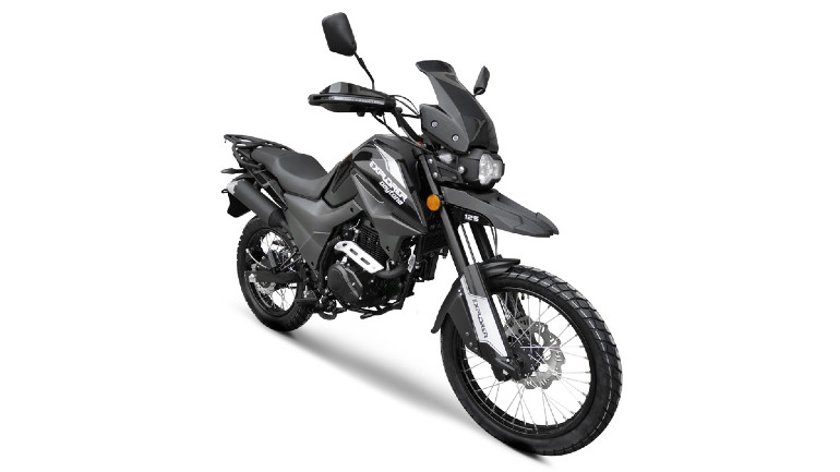 Το εμπρός φωτιστικό σώμα θυμίζει τα GS μοντέλα της BMW.