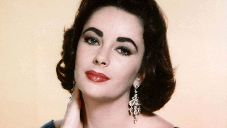 Ελίζαμπεθ Τέιλορ: H «Κλεοπάτρα» της μεγάλης οθόνης  που λατρεύτηκε από τους άντρες της ζωή της