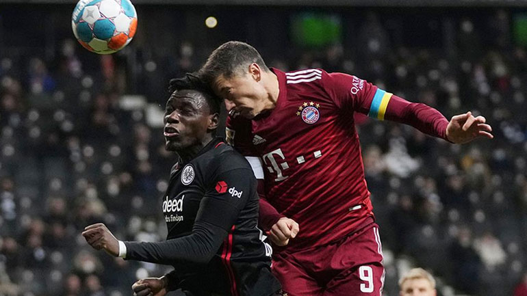 Μπάγερν Μονάχου: Με… ουκρανικό περιβραχιόνιο ο Λεβαντόφσκι