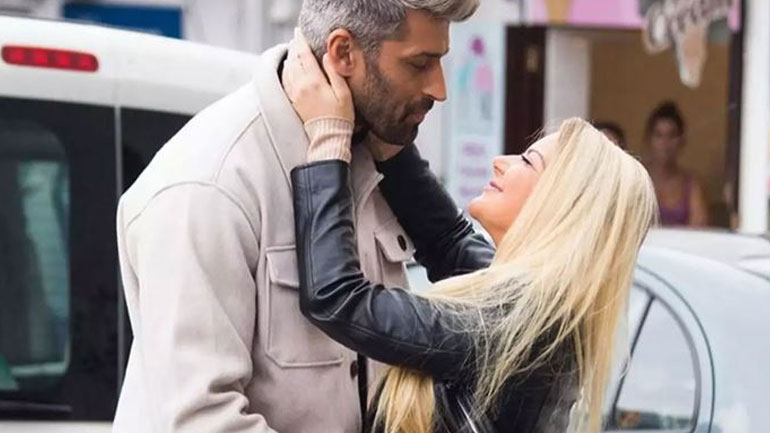 O Αλέξης Παππάς ανακοίνωσε on camera τον χωρισμό του από την Αθηνά New York