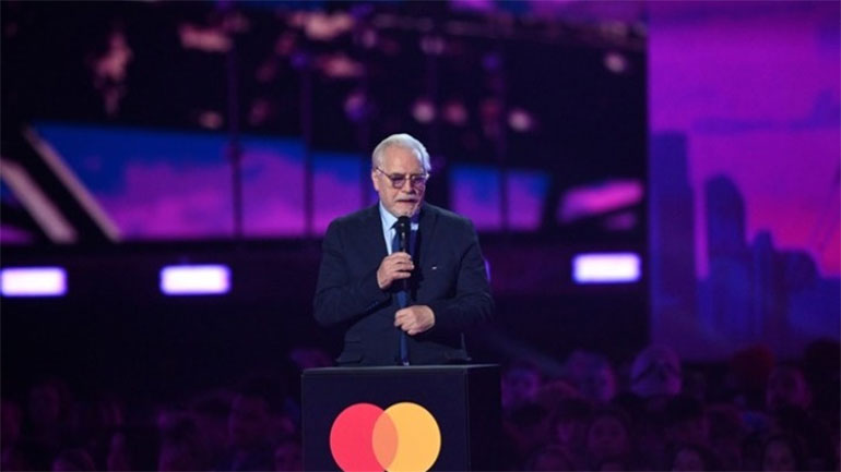 Ο Μπράιαν Κοξ μίλησε για την κρίση στην Ουκρανία στην τελετή απονομής των SAG Awards 2021