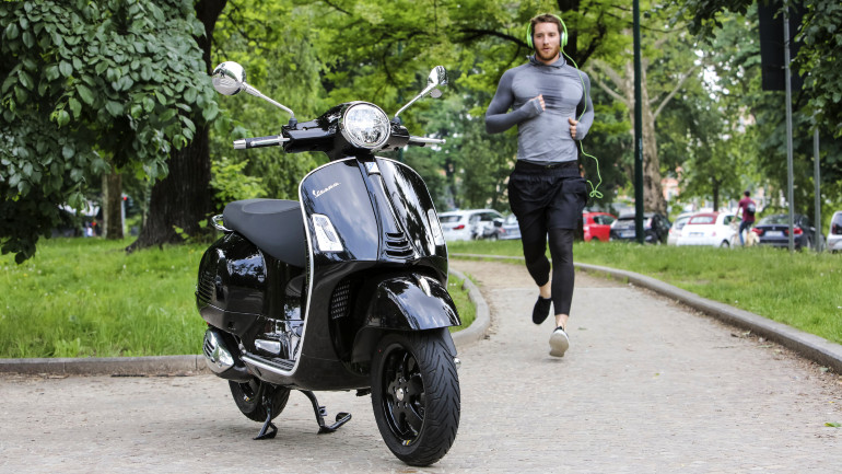 Vespa GTS: Μια διαχρονική ιστορία περιπέτειας, φινέτσας και στυλ