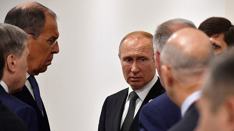 Ο Πούτιν απαγορεύει τις εξαγωγές συναλλάγματος άνω των 10.000 δολαρίων