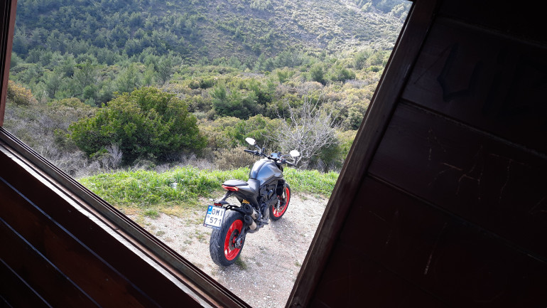 Η θέση του συνεπιβάτη είναι πολύ άνετη και φιλική.