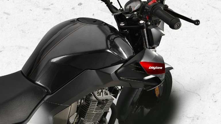 Μεγάλο ρεζερβουάρ 18,8 λίτρων που θα σε κάνει να ξεχάσεις τα πρατήρια καυσίμων.