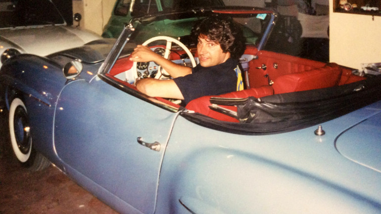 Ο Βασίλης με τη μοναδική του Mercedes! Ένα από τα πολλά του αυτοκίνητα.