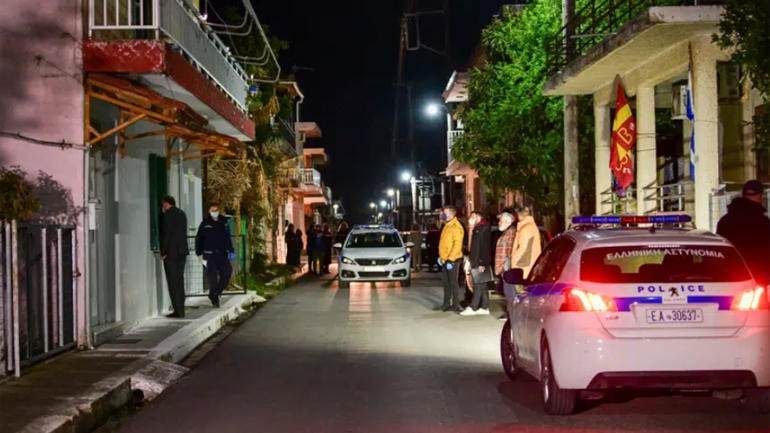 Έγκλημα στην Ανδραβίδα: Ξεκαθαρίζει το τοπίο – Άγνωστος πυροβόλησε μάνα και πατέρα και έπνιξε τα δύο μωρά τους