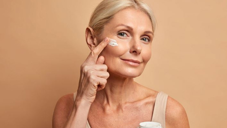 Από τι κινδυνεύουν οι γυναίκες με πρόωρη εμμηνόπαυση