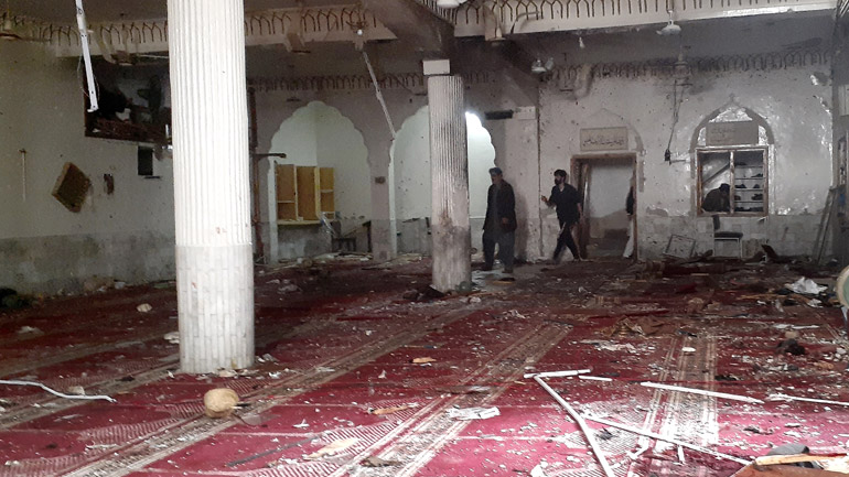 Πακιστάν: Το ISIS ανέλαβε την ευθύνη για την πολύνεκρη επίθεση σε τέμενος