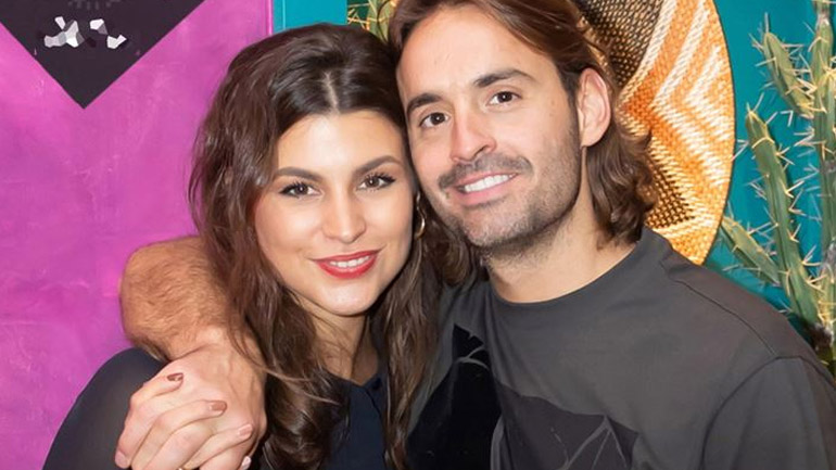 Η Δανάη Παππά αποκαλύπτει εάν ο σύντροφός της ενοχλείται από τις ερωτικές σκηνές