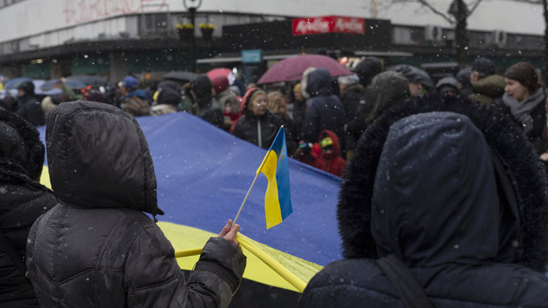 Χιλιάδες διαδηλωτές σε ευρωπαϊκές πόλεις κατά της ρωσικής εισβολής στην Ουκρανία