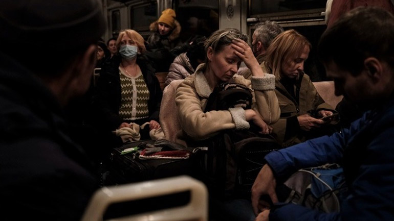 Το Παρίσι κατηγορεί το Λονδίνο για «έλλειψη ανθρωπιάς» απέναντι στους Ουκρανούς πρόσφυγες