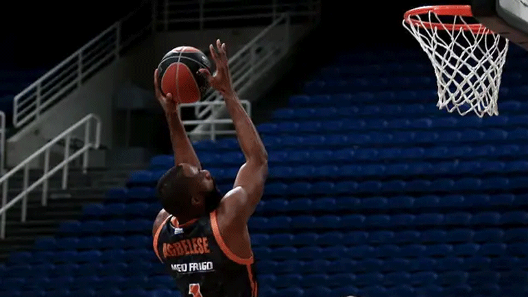 Στο Περιστέρι ο Αγκμπελίς