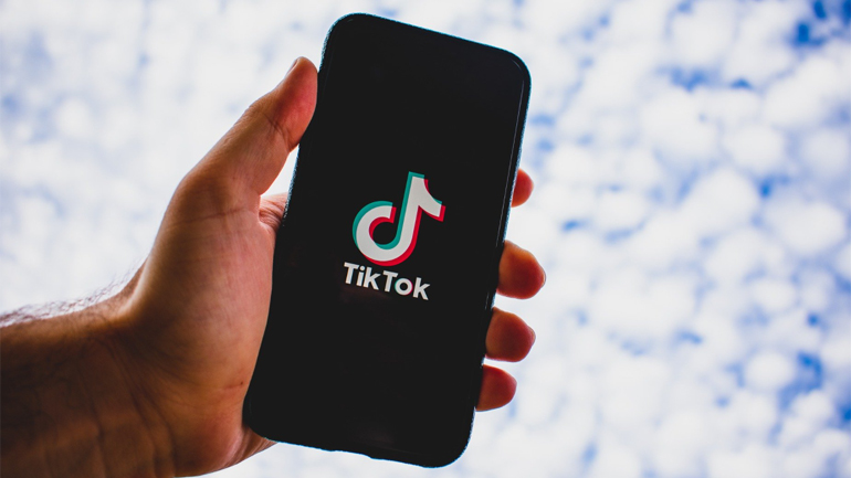 Ρωσία: Το TikTok αναστέλλει  τη δραστηριότητά του λόγω του νόμου για μετάδοση «ψευδών ειδήσεων»