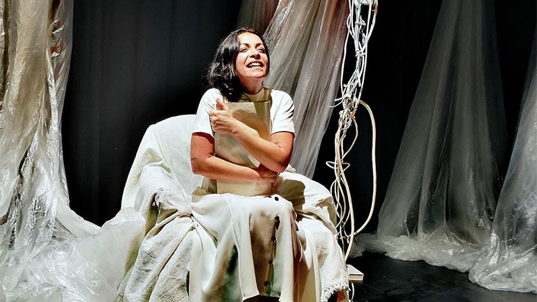 «Δεσποινίς Χάος» της Δέσποινας Καλαϊτζίδου στο Faust