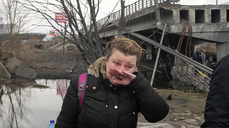 Ουκρανία: Οι άμαχοι εγκαταλείπουν το Ιρπίν χωρίς να δέχονται πυρά