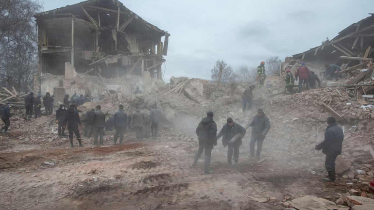 Τουλάχιστον 10 νεκροί, ανάμεσά τους και παιδιά, από τους βομβαρδισμούς στη Σούμι