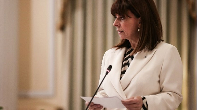 Σακελλαροπούλου στην DW: «Οι γυναίκες πρέπει να διεκδικούν όσα ονειρεύονται και να μη διστάζουν, υποτιμώντας τον εαυτό τους»