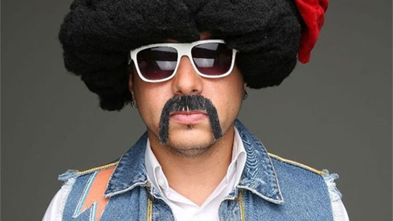 «Ζήτω το Πένθος»: Τσολιάς εν δε Τσόλια Μπαντ στον Σταυρό του Νότου Plus