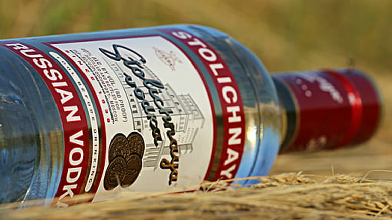 Άλλαξε όνομα η βότκα Stolichnaya ως αντίδραση στον Πούτιν και στον πόλεμο