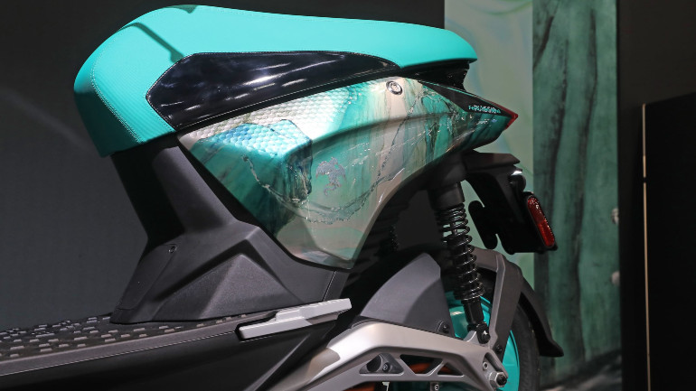 Η ροή του νερού κυριαρχεί στο σχέδιο της Wang.