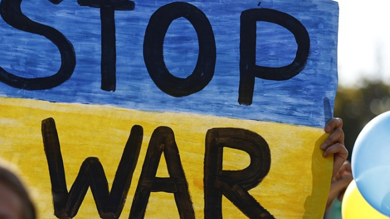 Ηράκλειο: Μαθητές διαδήλωσαν για την ειρήνη στέλνοντας το δικό τους μήνυμα κατά του πολέμου