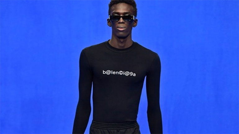 Αφιερωμένη στην αντίσταση η επίδειξη της συλλογής Φθινόπωρο/Χειμώνας 2022 του Balenciaga