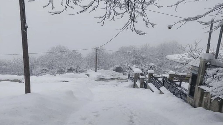 Καστανιά Ημαθίας: Προβλήματα από τον χιονιά καταγγέλλουν οι κάτοικοι
