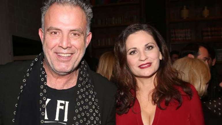 Πασχάλης Τσαρούχας για την εγκυμοσύνη της Θεοφανίας Παπαθωμά: «Του έσπασα την πόρτα του αυτοκινήτου»